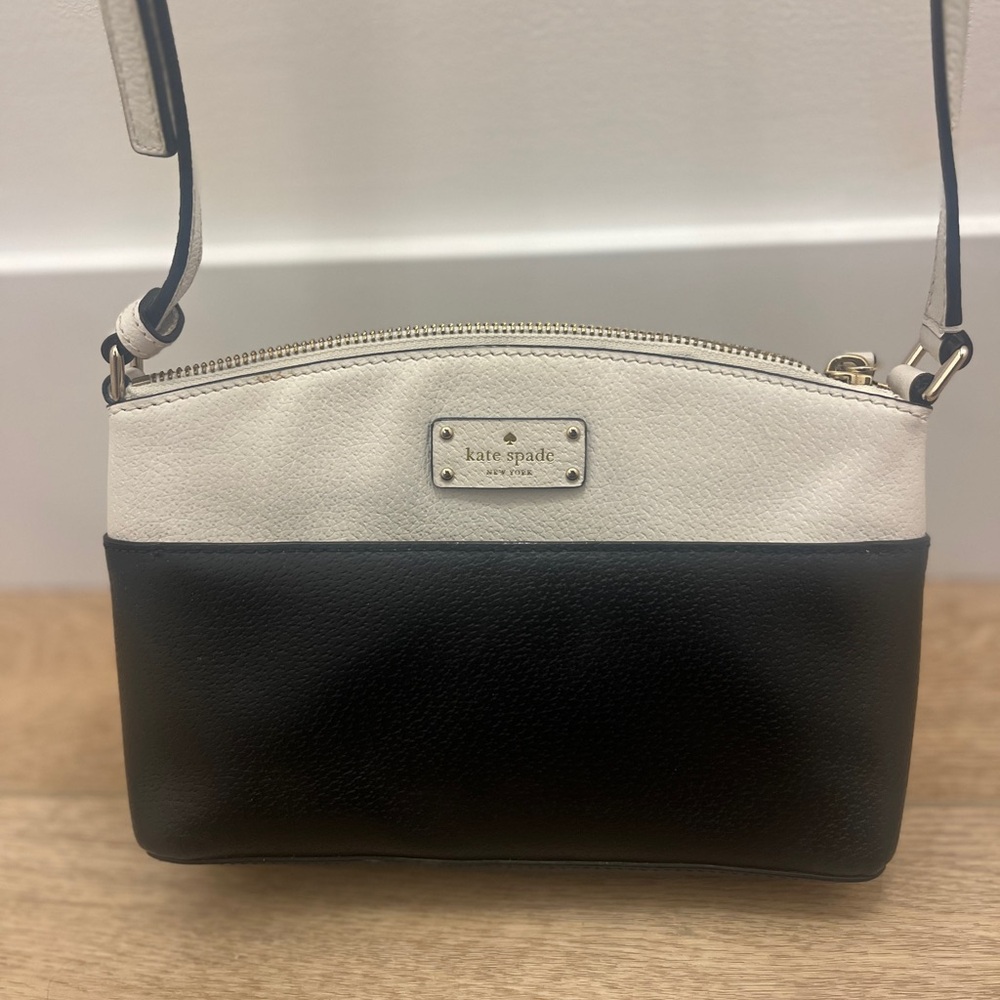 Kate Spade Elegant Black and White Crossbody Bag